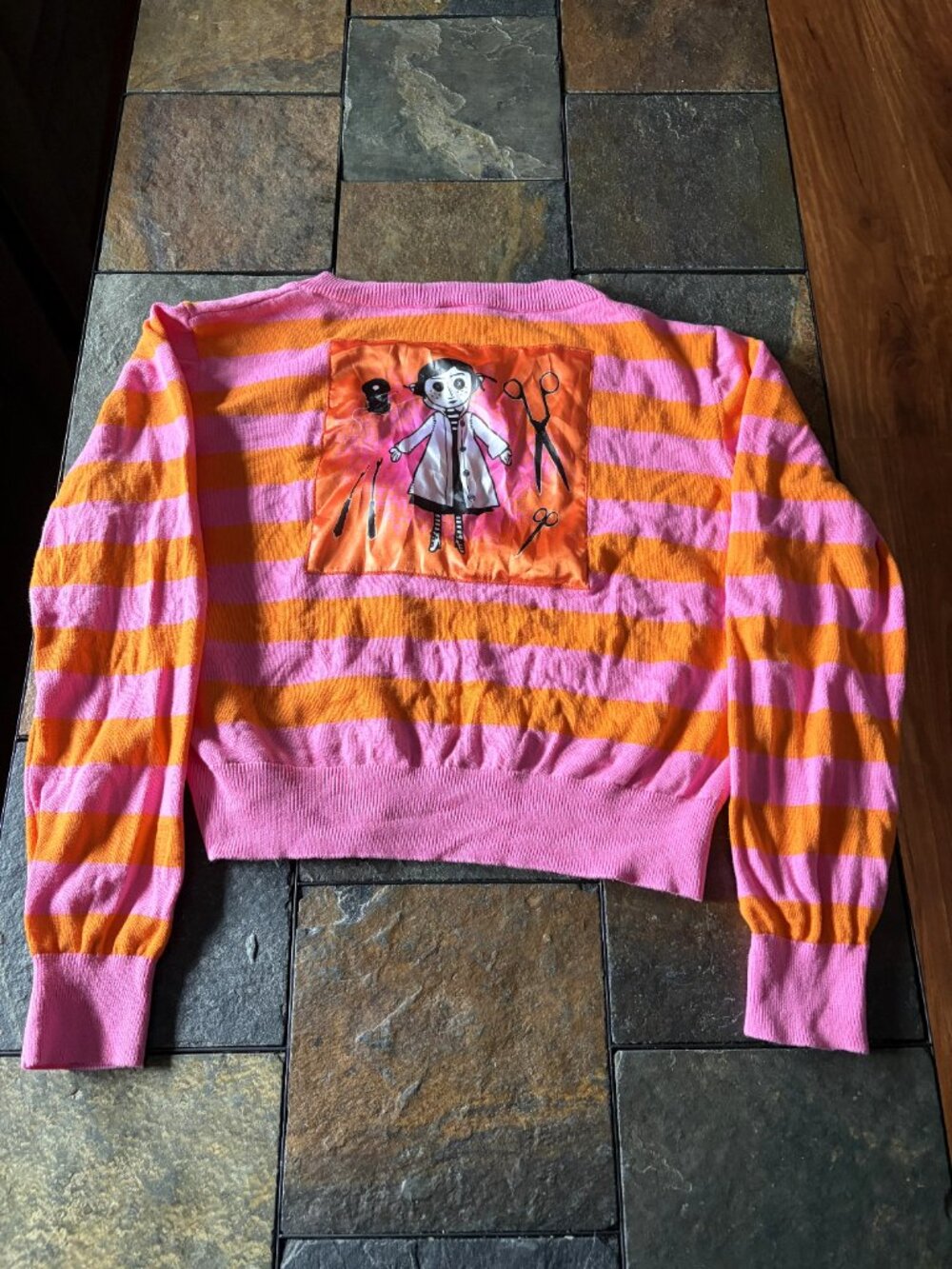 Spirit Halloween Coraline cardigan sweater pink orange striped 2024 Laika size L - Picture 2 of 10